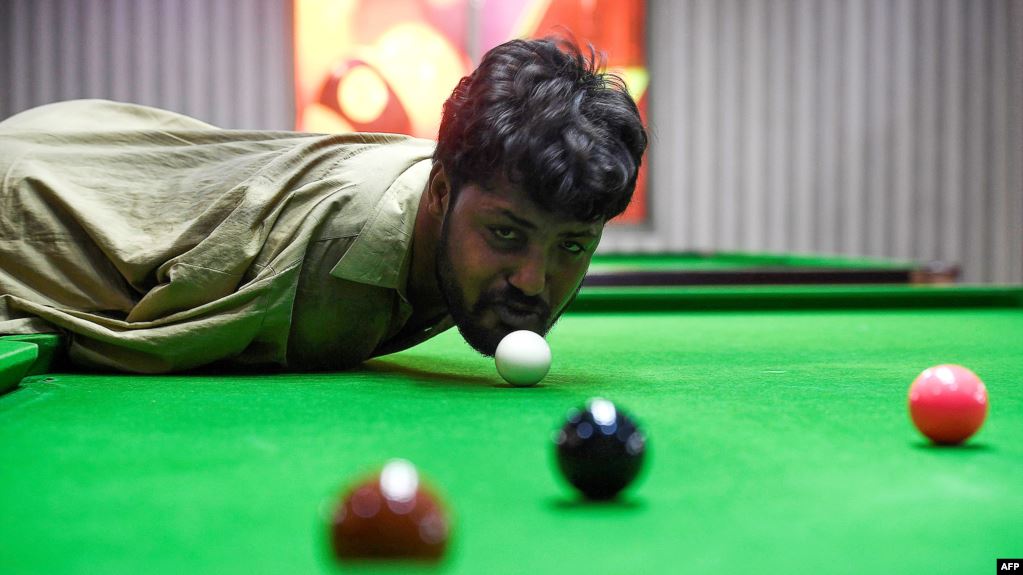 F4705542 22C1 49FA 8994 E670BFF60CBA w1023 r1 s - Even Without Arms, Pakistani Man Is Skilled Snooker Player