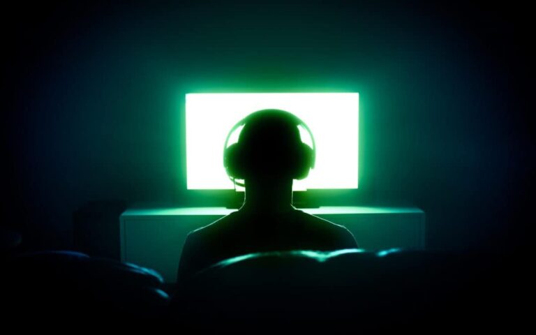 https   www.nirandfar.com wp content uploads 2018 07 gamer in front of tv 1080x675 1 768x480 - اربیتاس : خدمات راهبری و کوچینگ یادگیری زبان انگلیسی